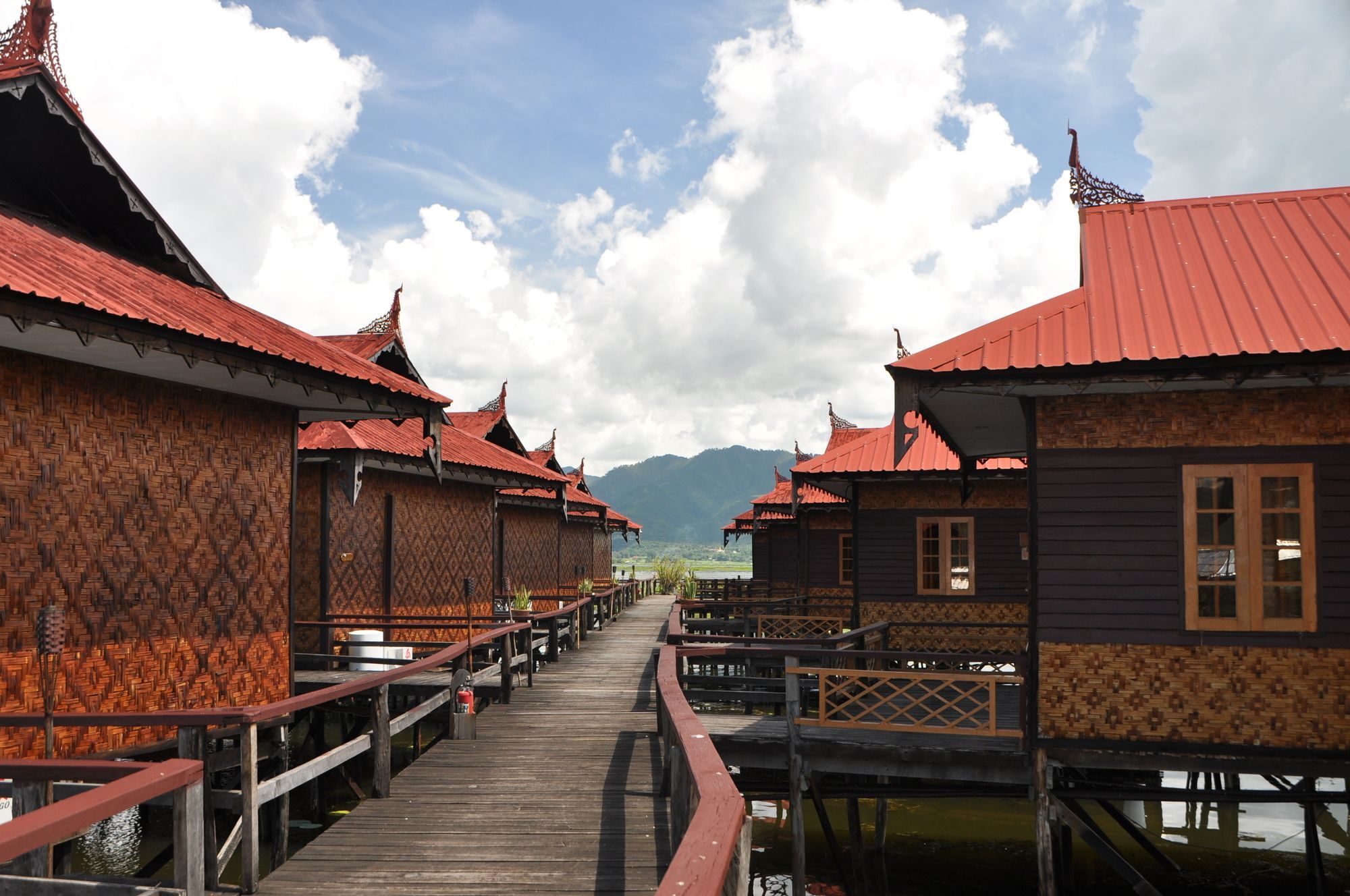 アン ヘリテージ ロッジ&スパ Inle Lake エクステリア 写真
