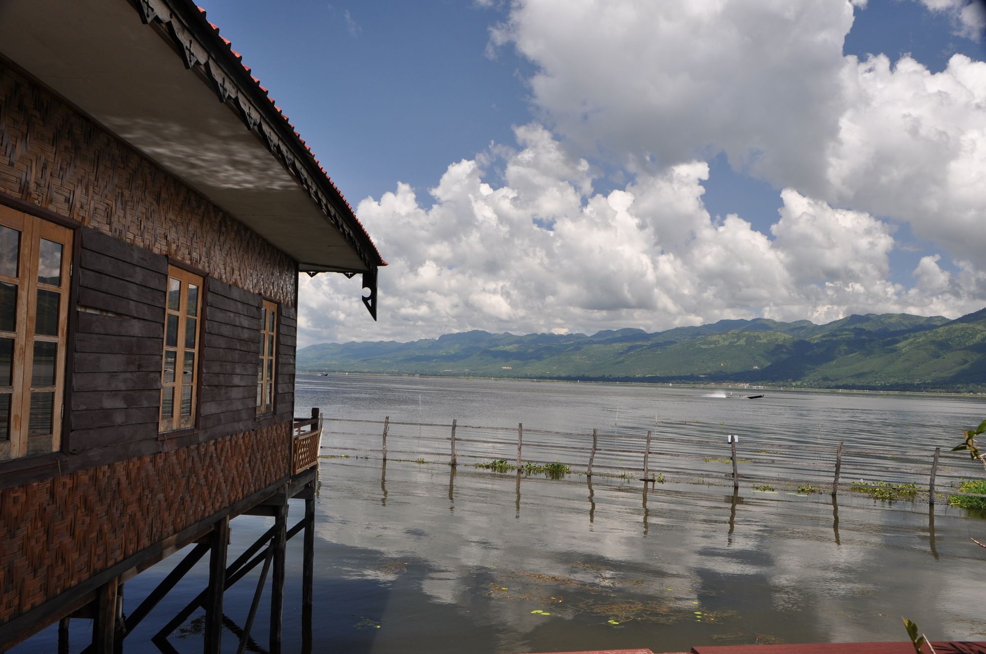 アン ヘリテージ ロッジ&スパ Inle Lake エクステリア 写真