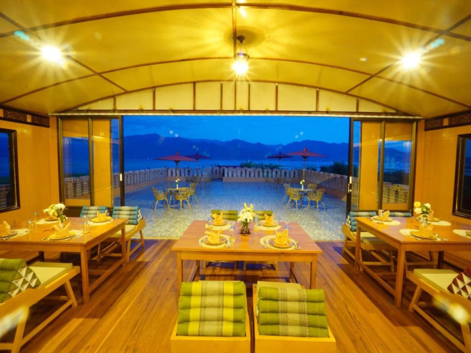 アン ヘリテージ ロッジ&スパ Inle Lake エクステリア 写真